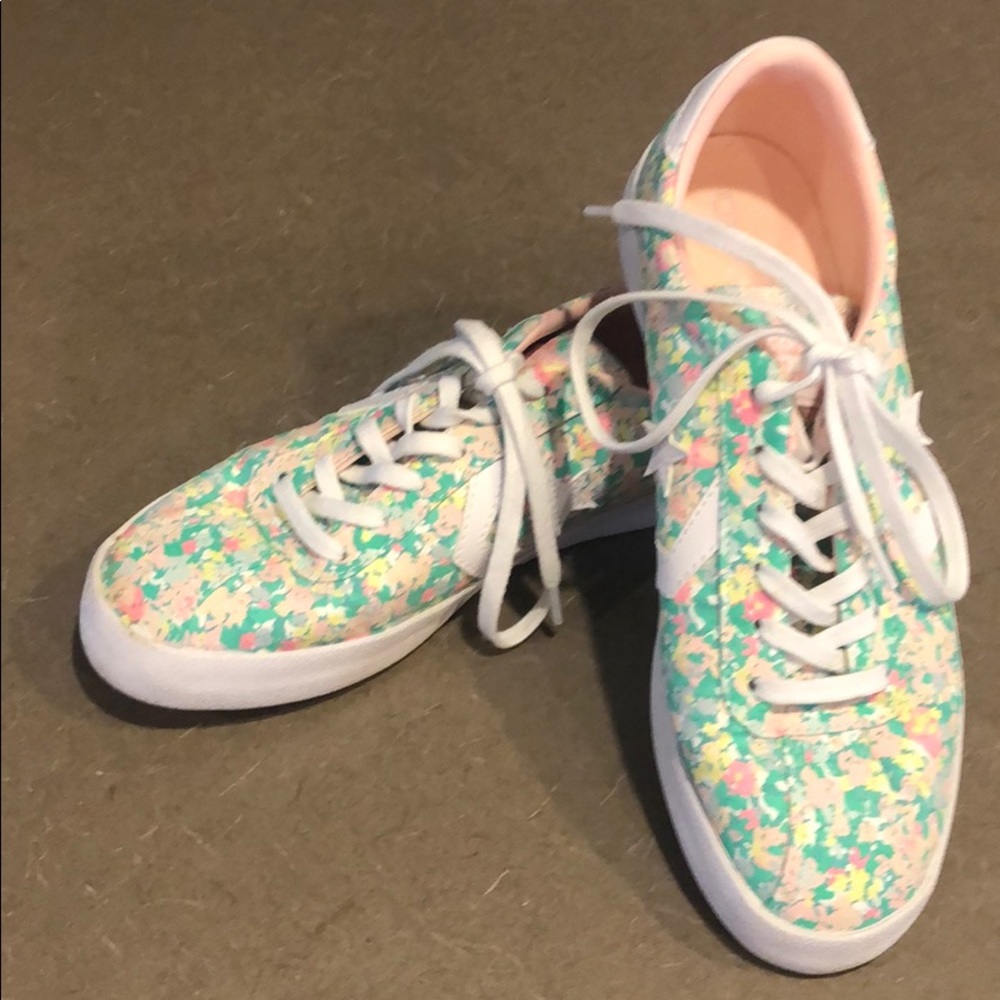 Converse leather sneakers